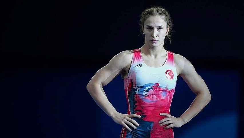 buse tosun cavusoglu dunya gures sampiyonasinda 5 oldu BSYGiD82