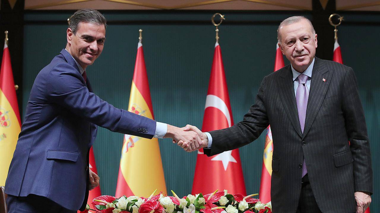 cumhurbaskani erdogan ispanya basbakani pedro sanchez ile telefonda gorustu fIGtadfC