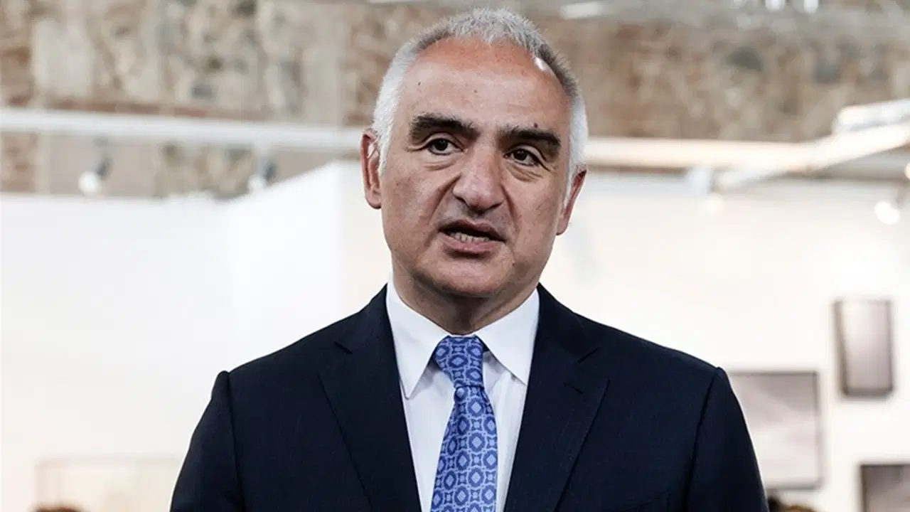 bakanligin yasakladigi kitaplar meclis gundeminde kendilerini inkar ediyorlar KLPku1cb.jpg