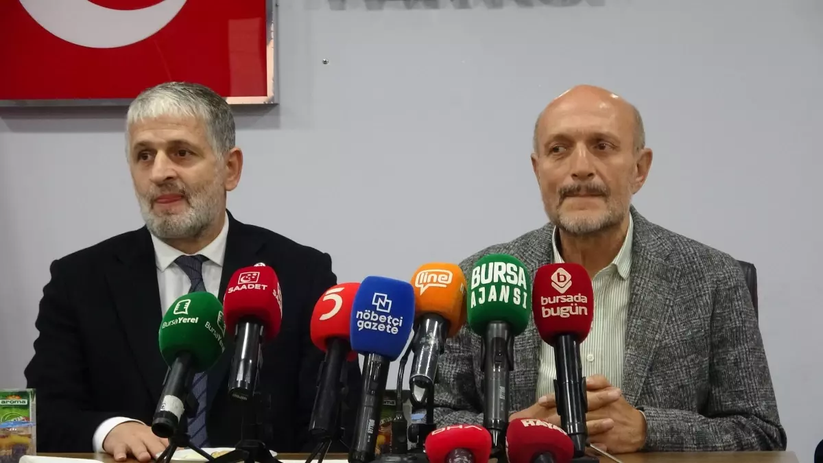 gazzeye yardim icin yola cikan milletvekilleri israil askerleri tarafindan alikonuldu 66QG488M.jpg