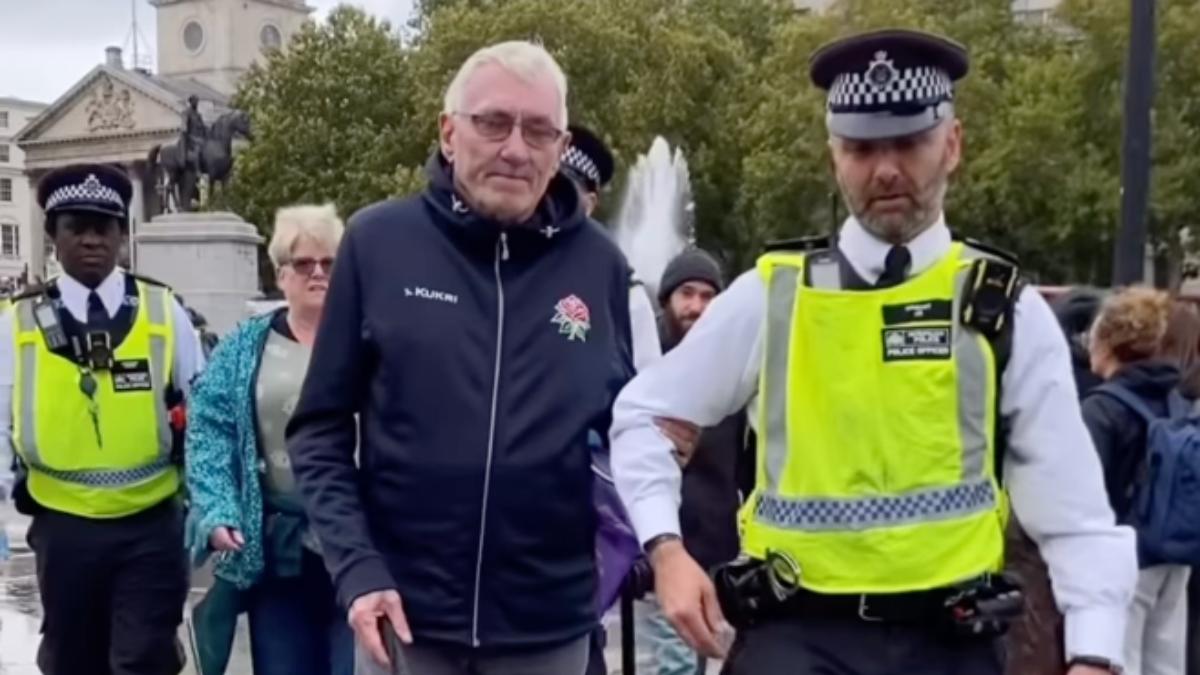 londrada gorme engelli bir kisi israili elestirdigi gerekcesiyle tutuklandi khKBEElv