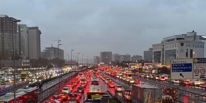 istanbulda aksam saatlerinde trafik yogunlugu yuzde 90a cikti TZqRNRtT.jpg