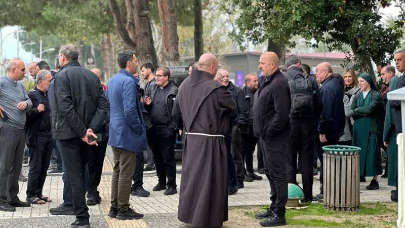 iznikte papa ziyareti hazirligi vatikandan heyet geldi bmO1dbPp.jpg