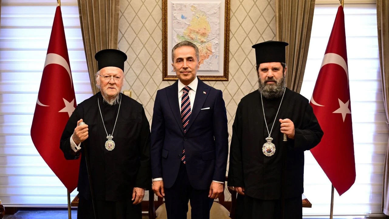 İBB Meclisi’nde Orta Doğu’daki Sivil Kayıplar İçin Saygı Duruşu