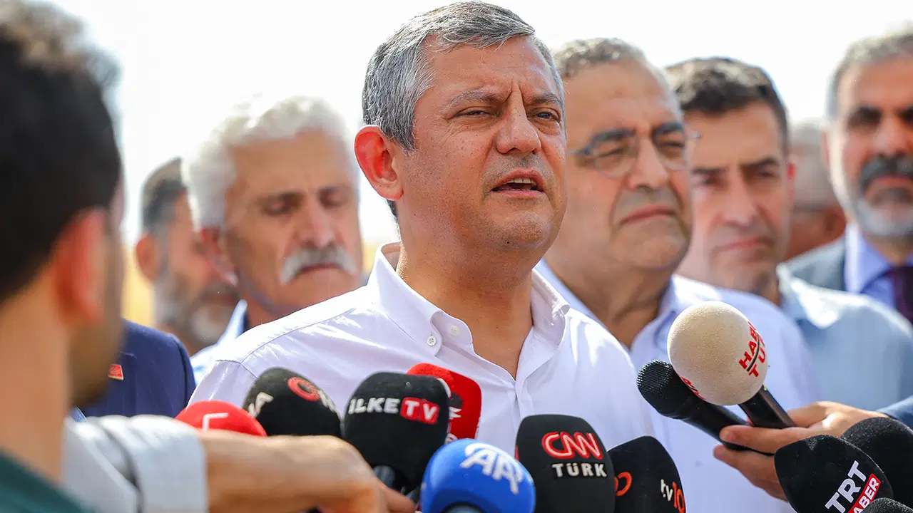 Özgür Özel’den Diyarbakır’da bir ‘yeni yol’ çıkışı daha: ‘CHP’deki haksız kayyımı bir şekilde sonlandırırız’
