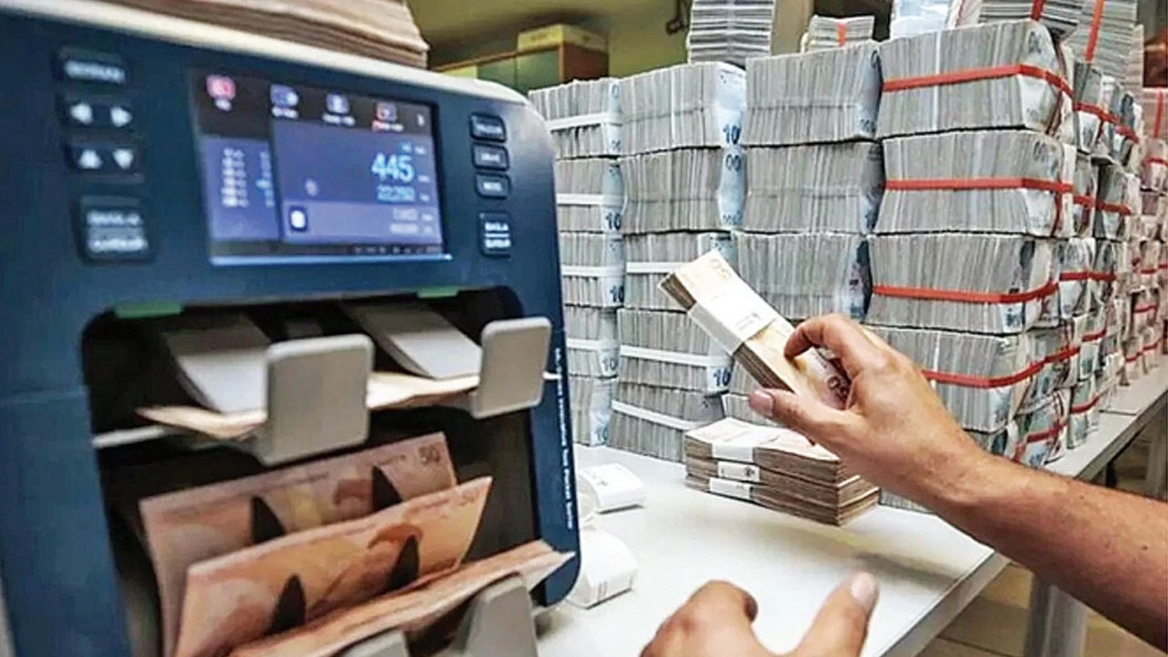Bankacilik sektorunde mevduat artisi suruyor 319 trilyon liraya yukseldi aGeJQqyp